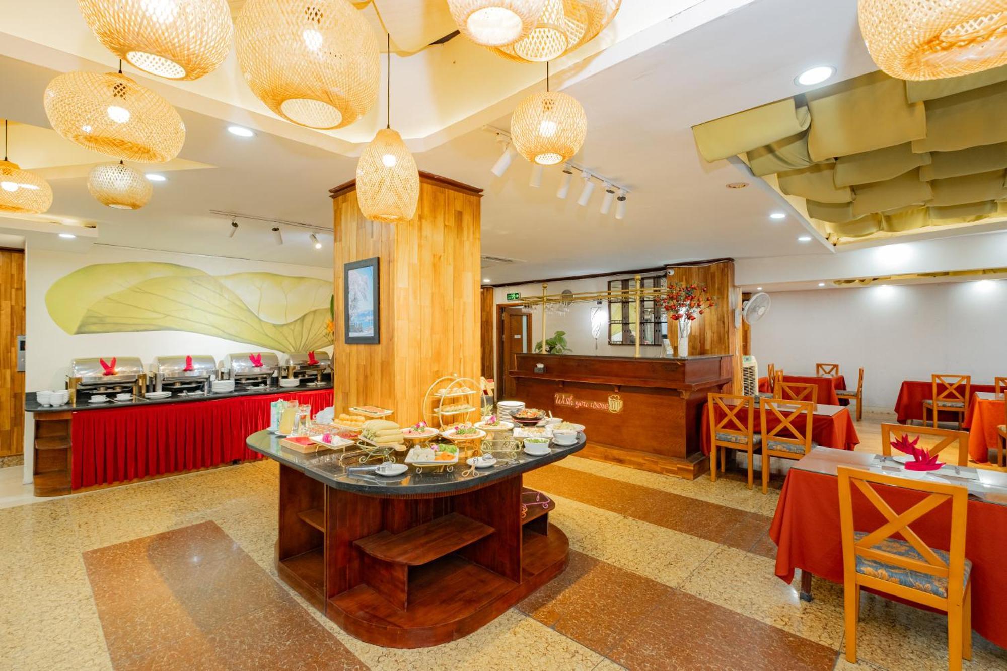 Sunset Westlake Hanoi Hotel Екстериор снимка