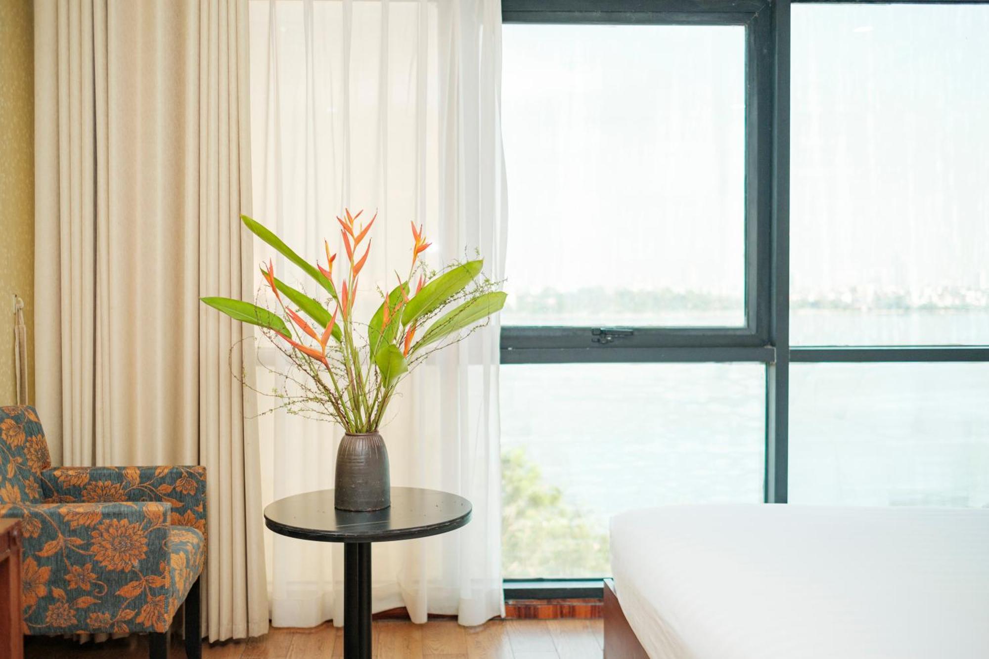 Sunset Westlake Hanoi Hotel Екстериор снимка