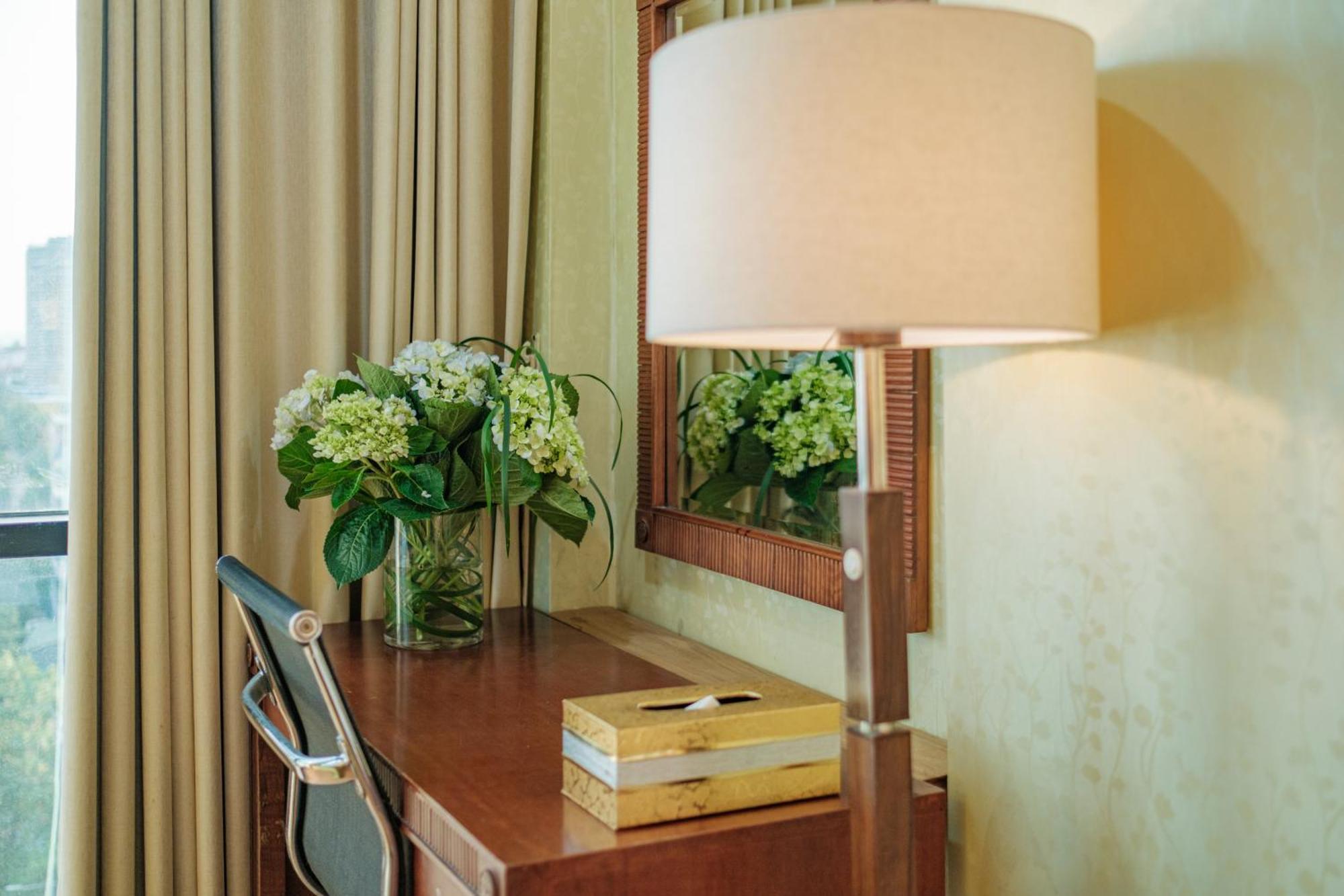 Sunset Westlake Hanoi Hotel Екстериор снимка