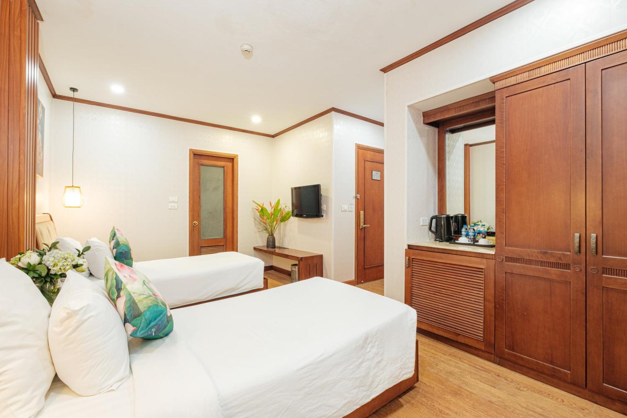 Sunset Westlake Hanoi Hotel Екстериор снимка